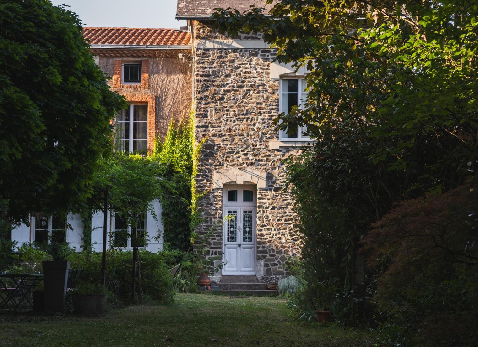 Maison D'Hotes La Bien-Aimee Montrevault Esterno foto